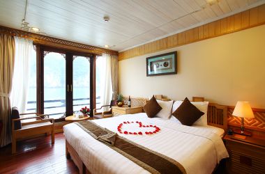 Excellent Choice: Pelican Cruise + Hanoi Pearl Hotel