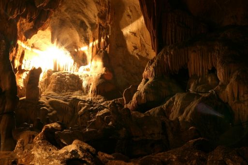 Mo Luong Cave