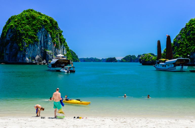 Discover Halong Bay And Bai Tu Long Bay 3 Days